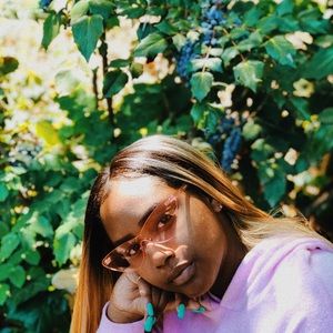 Meet your Posher, Dalexis